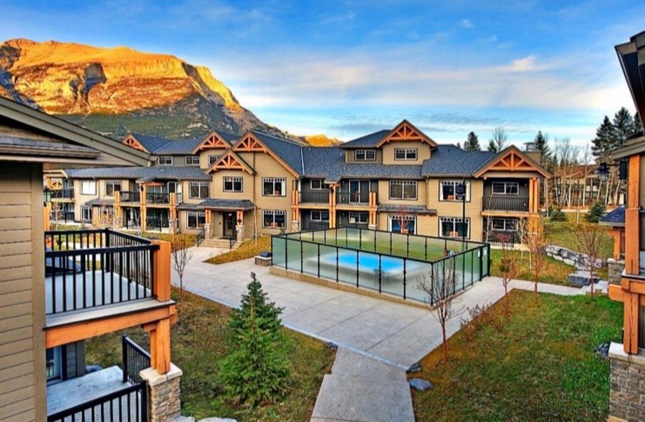Copperstone Resort - Mountain View 2 Bedroom Condo Canmore Buitenkant foto