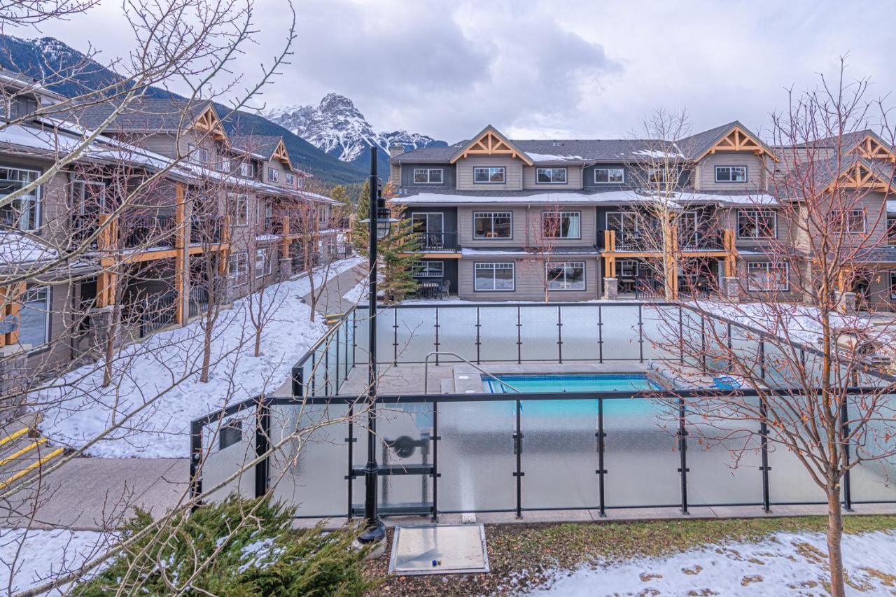 Copperstone Resort - Mountain View 2 Bedroom Condo Canmore Buitenkant foto